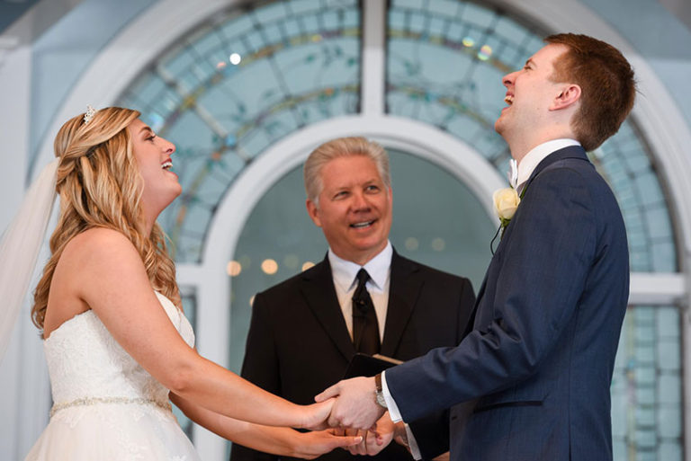 Wedding Officiant in Orlando | 2025 Guide