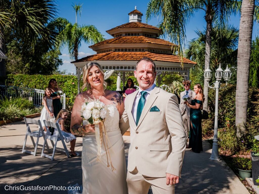 Neil & Dawn’s Sunshine-Filled Wedding at The Little Wedding Chapel